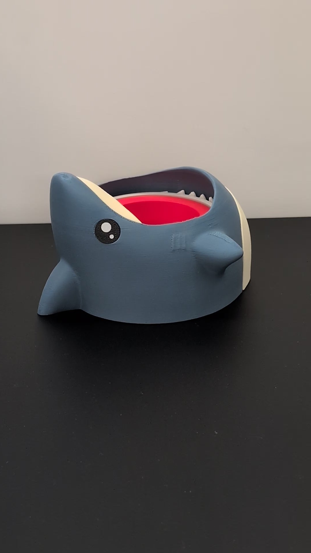 Sharky, lo squalo portalattine